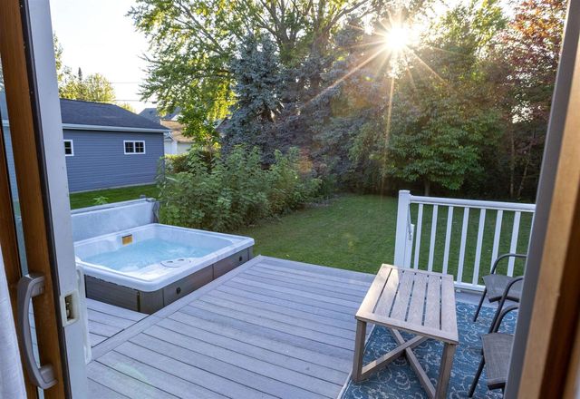 605 CHESTNUT STREET, Neenah, WI 54956
