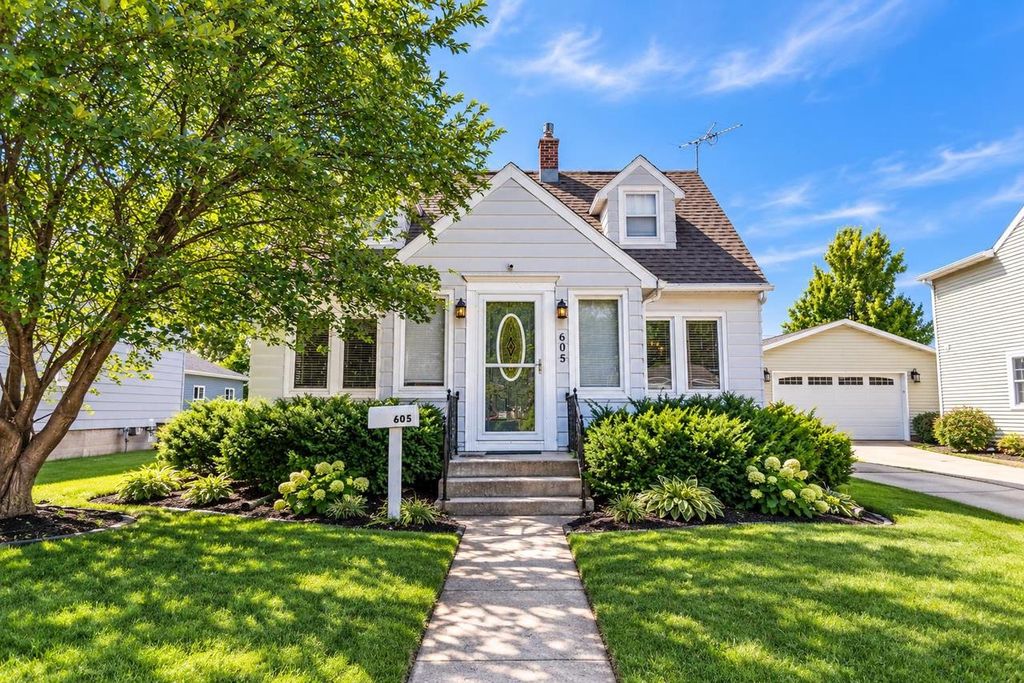 605 CHESTNUT STREET, Neenah, WI 54956