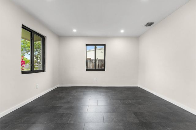 321 NE 59th Street, Oakland Park, FL 33334