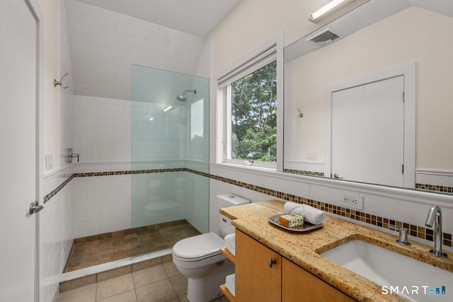 17 Seabreeze Place, Norwalk, CT 06854