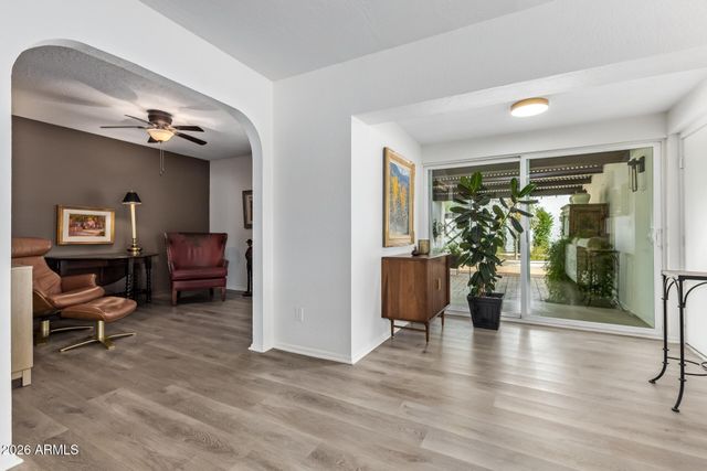 516 E PIPING ROCK Road, Phoenix, AZ 85022