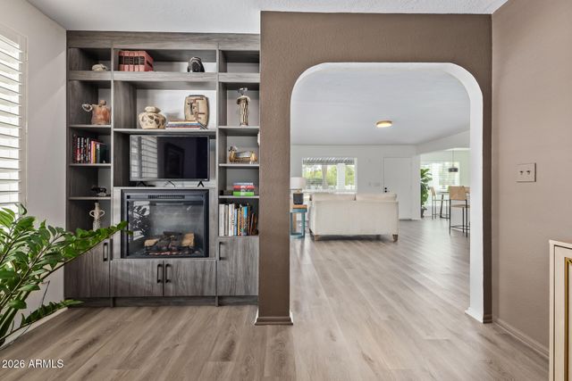 516 E PIPING ROCK Road, Phoenix, AZ 85022