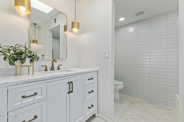 516 E PIPING ROCK Road, Phoenix, AZ 85022