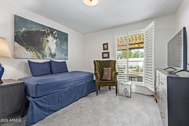 516 E PIPING ROCK Road, Phoenix, AZ 85022