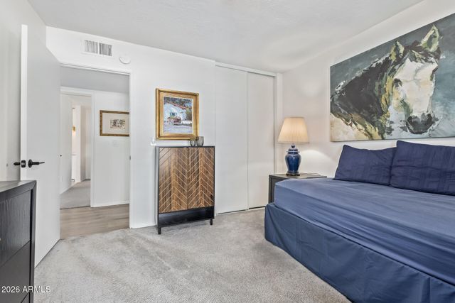 516 E PIPING ROCK Road, Phoenix, AZ 85022