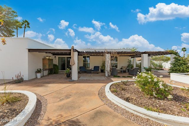 516 E PIPING ROCK Road, Phoenix, AZ 85022