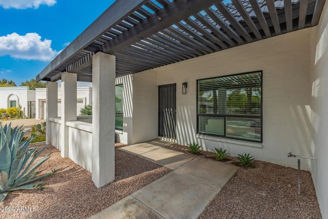 516 E PIPING ROCK Road, Phoenix, AZ 85022