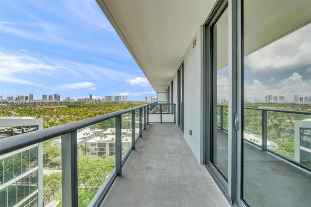 2960 NE 207th St 1108, Aventura, FL 33180