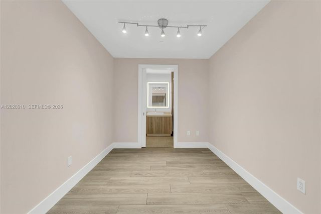 2960 NE 207th St 1108, Aventura, FL 33180