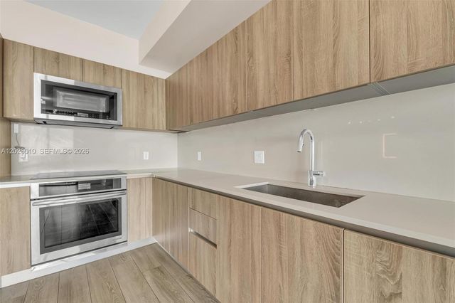 2960 NE 207th St 1108, Aventura, FL 33180