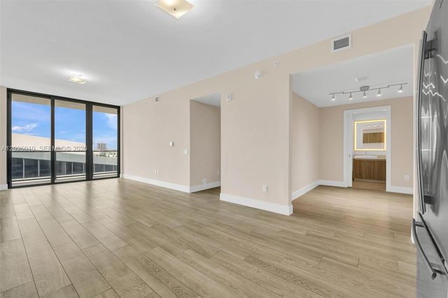 2960 NE 207th St 1108, Aventura, FL 33180