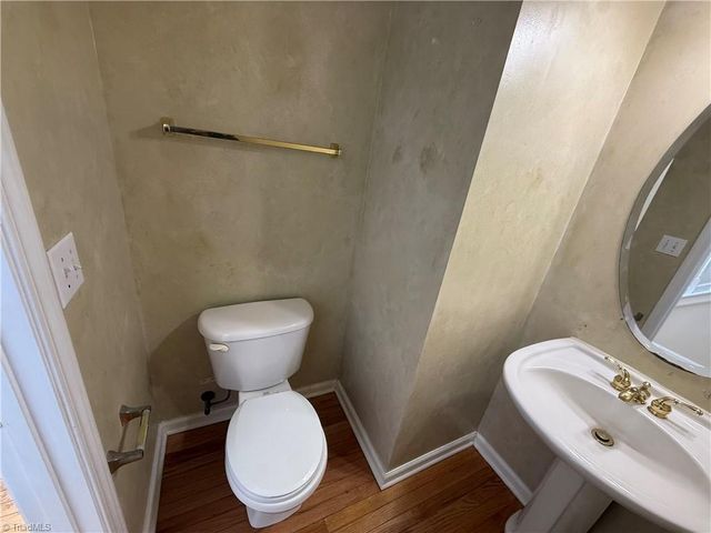 5101 Ivystone Lane, Winston-salem, NC 27104