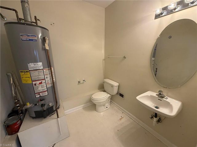 5101 Ivystone Lane, Winston-salem, NC 27104