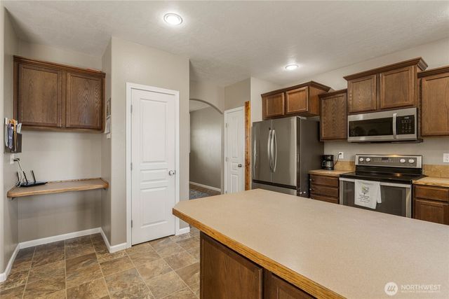 800 S Hamilton Road, Moses Lake, WA 98837