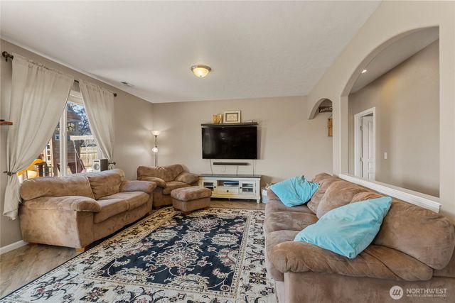 800 S Hamilton Road, Moses Lake, WA 98837