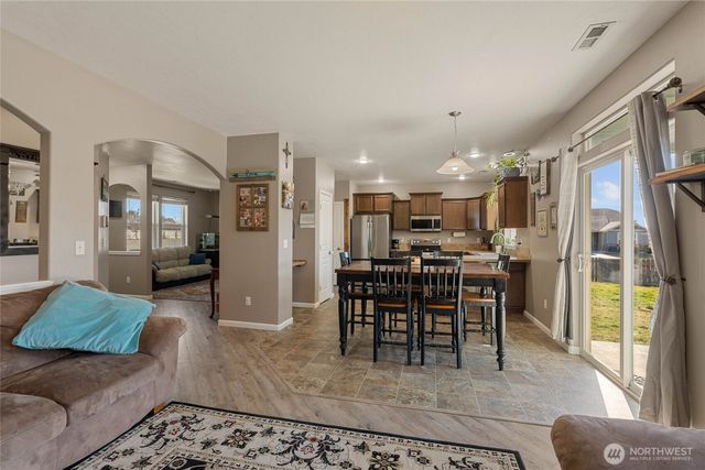 800 S Hamilton Road, Moses Lake, WA 98837