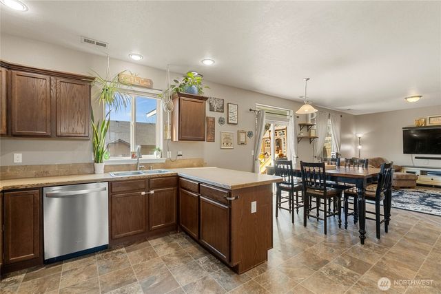 800 S Hamilton Road, Moses Lake, WA 98837