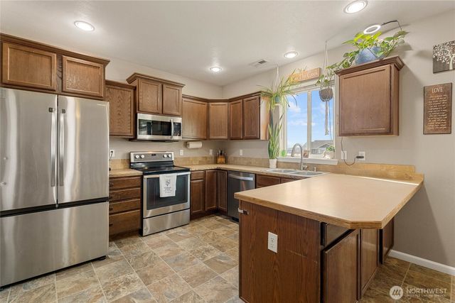 800 S Hamilton Road, Moses Lake, WA 98837