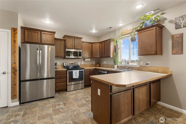 800 S Hamilton Road, Moses Lake, WA 98837