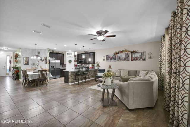 11614 CARSON LAKE Drive W, Jacksonville, FL 32221