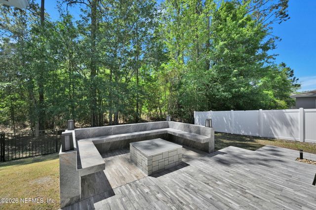 11614 CARSON LAKE Drive W, Jacksonville, FL 32221