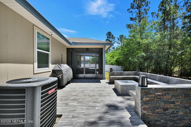 11614 CARSON LAKE Drive W, Jacksonville, FL 32221