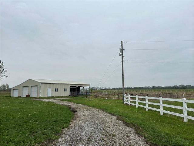 1379 NW M Highway, Clinton, MO 64735