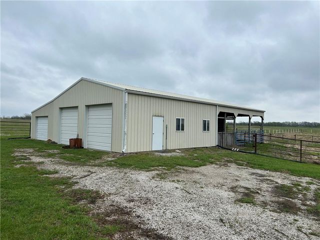 1379 NW M Highway, Clinton, MO 64735