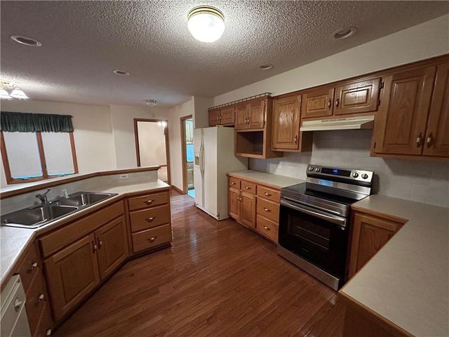 1379 NW M Highway, Clinton, MO 64735