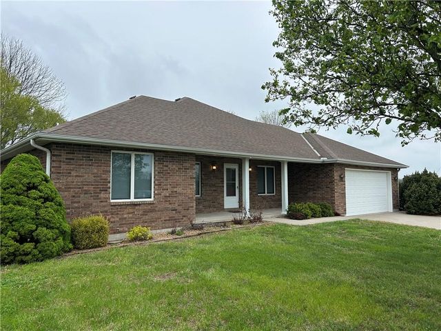 1379 NW M Highway, Clinton, MO 64735