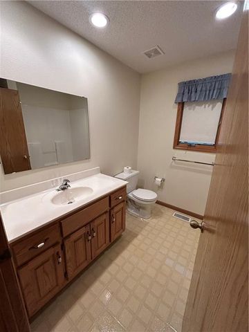 1379 NW M Highway, Clinton, MO 64735