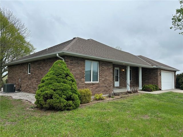 1379 NW M Highway, Clinton, MO 64735