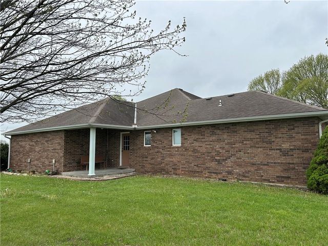 1379 NW M Highway, Clinton, MO 64735