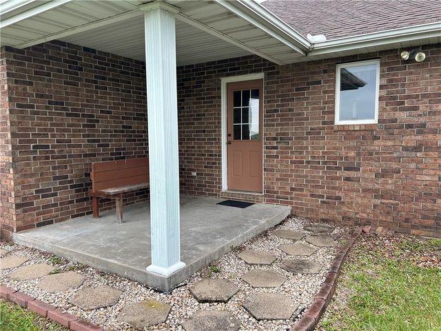 1379 NW M Highway, Clinton, MO 64735