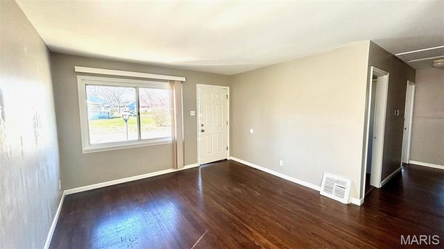 204 Tay Road, St Louis, MO 63137