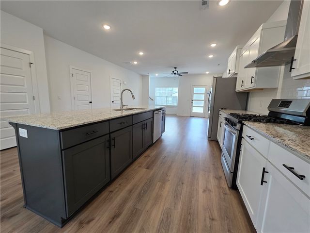 1002 N Crater Avenue 1, Fayetteville, AR 72704