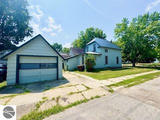 730 N River, Alma, MI 48801