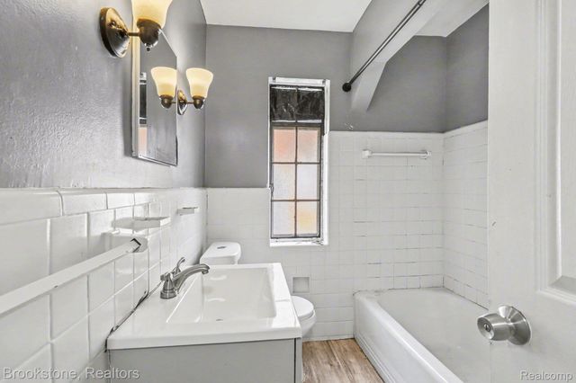 16605 Freeland Street, Detroit, MI 48235