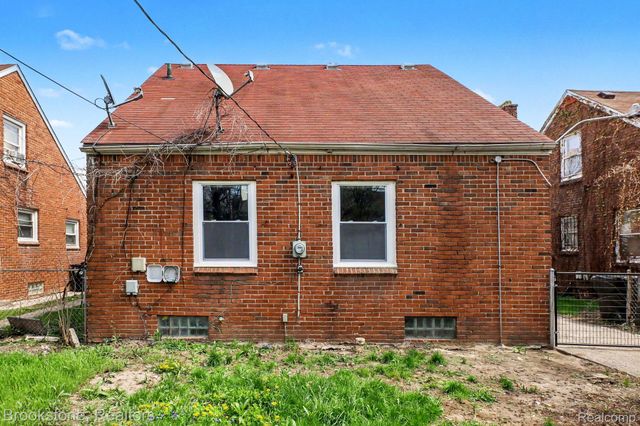 16605 Freeland Street, Detroit, MI 48235