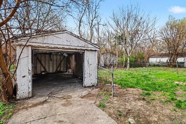 16605 Freeland Street, Detroit, MI 48235