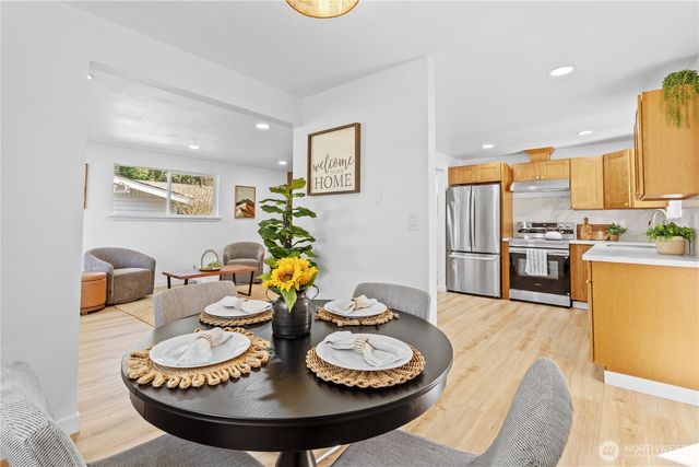 9216 Madrone Circle W, University Place, WA 98467