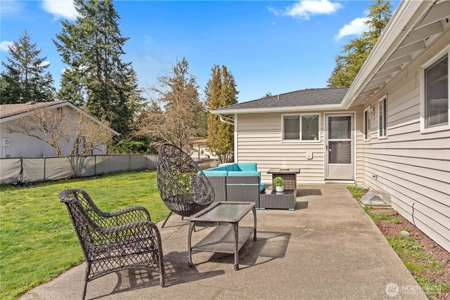 9216 Madrone Circle W, University Place, WA 98467