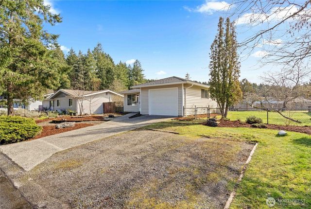 9216 Madrone Circle W, University Place, WA 98467