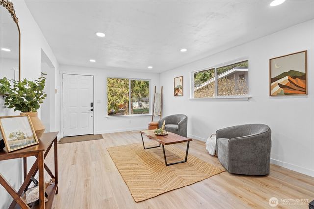 9216 Madrone Circle W, University Place, WA 98467