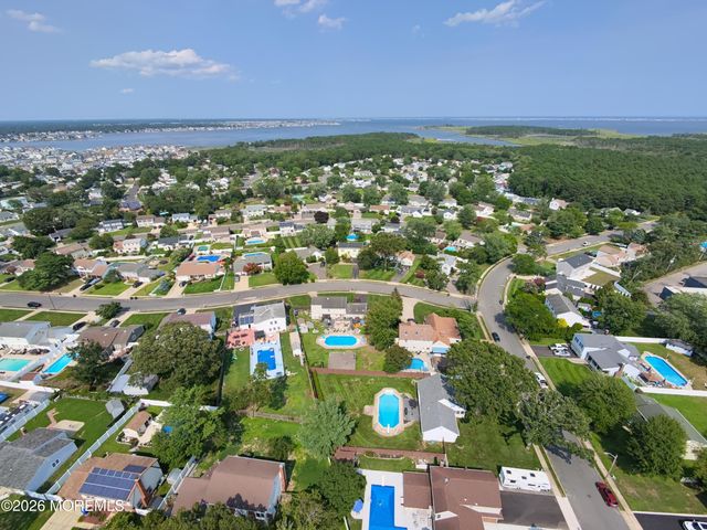 1100 Carlow Drive, Toms River, NJ 08753