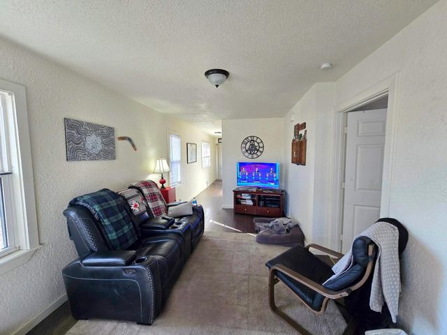 2735 Sheridan Avenue N, Minneapolis, MN 55411