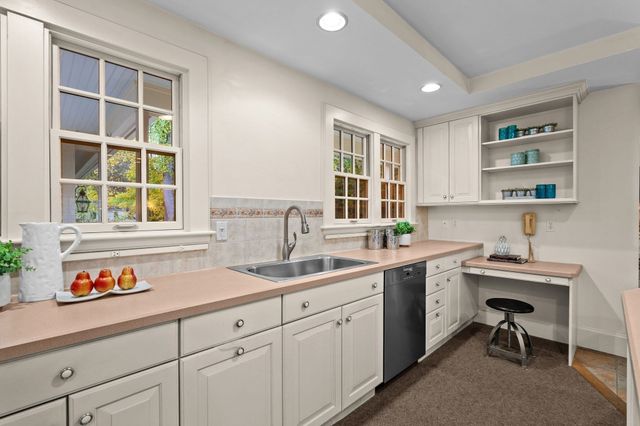 9 Training Field Road, Wayland, MA 01778