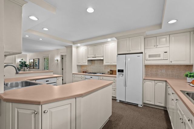 9 Training Field Road, Wayland, MA 01778