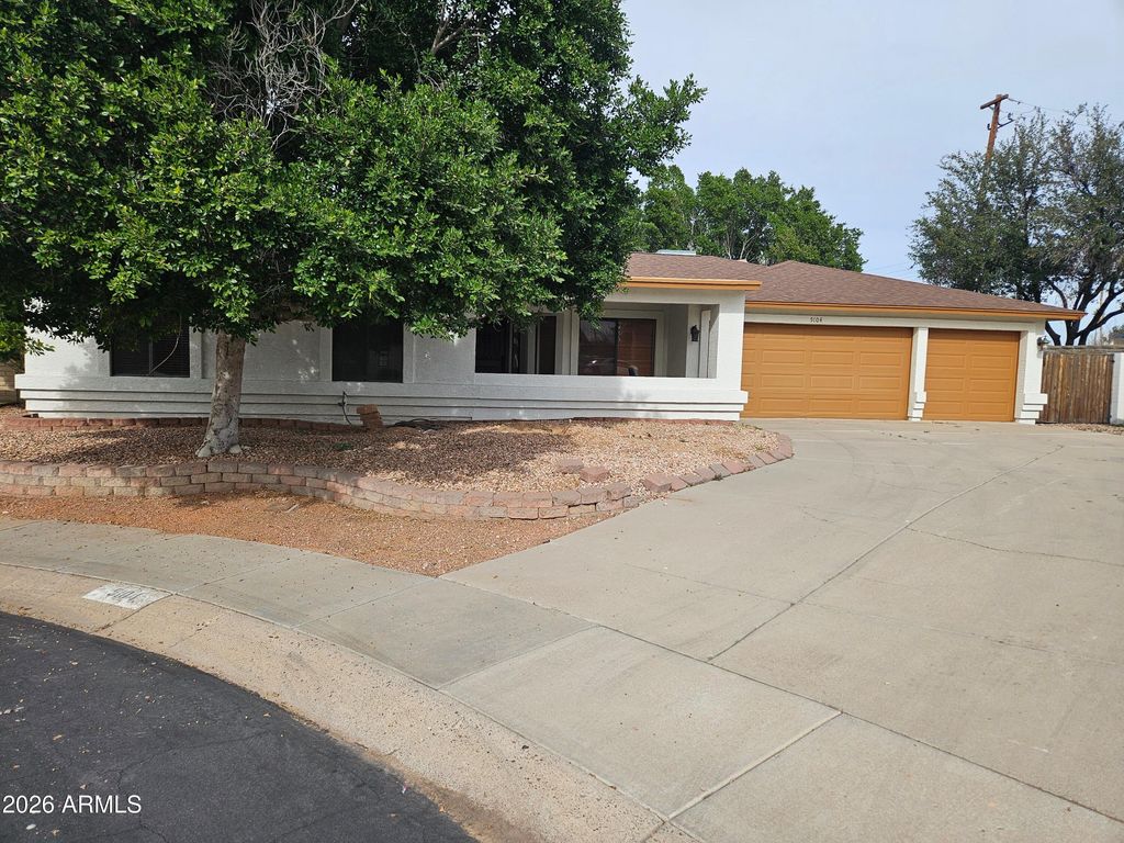 5104 W CHRISTY Drive, Glendale, AZ 85304 — photo 2