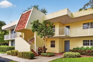 500 Oaks Lane 111, Pompano Beach, FL 33069